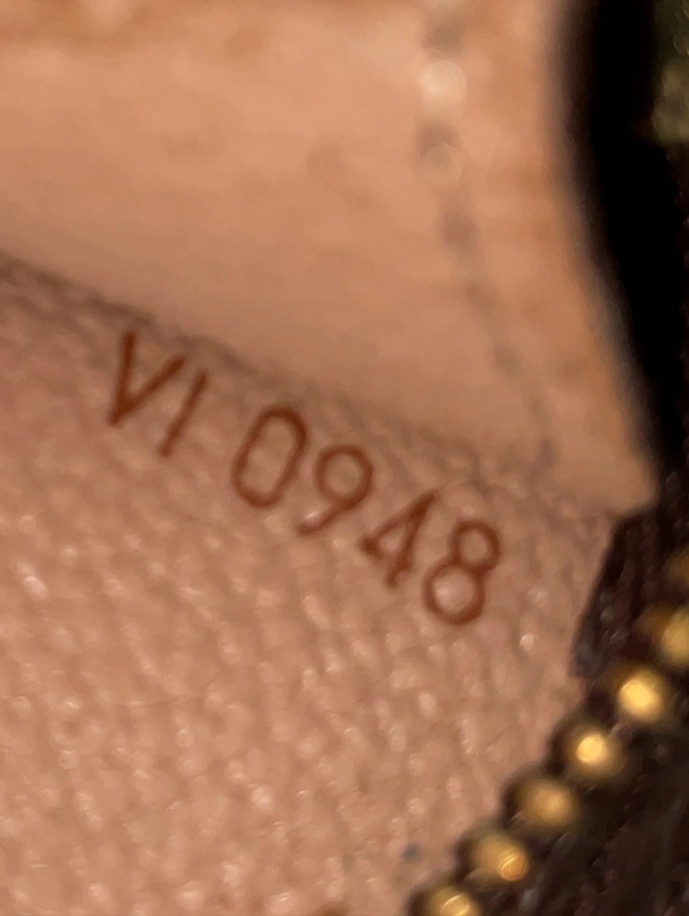Authentuc Louis Vuitton Monogram Pouch ,serial number :VI0948 - Picture 13 of 13